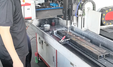 <b>氣溫下降數(shù)控打孔攻絲機如何維護？</b>